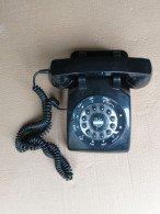 UN ANCIEN TELEPHONE  VINTAGE NOIR - Téléphonie