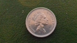 BS2 / FIVE PENCE 1992 - 5 Pence & 5 New Pence