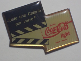 Pin's COCA COLA  Light, Clap De Cinéma - Coca-Cola