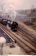 Photo Diapo Diapositive Slide Train Locomotive Vapeur 141 R 420 Et Son Train à MONTARGIS En 04/1988 VOIR ZOOM - Diapositives