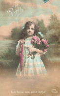 FÊTES ET VOEUX - Poisson D'avril - Un Petite Fille Tenant Un Bouquet De Roses - Colorisé - Carte Postale Ancienne - April Fool's Day