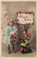 FÊTES - VŒUX - Bonne Année - Petite Fille Et Des Fleurs - Colorisé - Carte Postale Ancienne - Neujahr