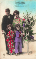 FÊTES ET VOEUX - Nouvel An - Une Famille Avec Le Sapin - Colorisé - Carte Postale Ancienne - Neujahr