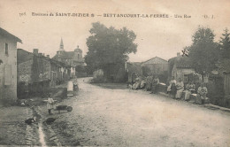 Bettancourt La Ferrée * Une Rue Du Village * Enfants Villageois - Otros & Sin Clasificación