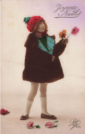 FÊTES ET VOEUX - Noël - Une Petite Fille Tenant Une Tige De Fleurs - Colorisé - Carte Postale Ancienne - Otros & Sin Clasificación