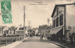 Pornic * Les Quais En Sortant De La Gare * Café Du Port * Hôtel Continental - Pornic