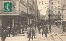 Lorient * Entrée De La Rue Des Fontaines Du Côté De La Place Bisson * Commerces Magasins - Lorient