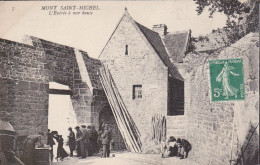 MONT SAINT-MICHEL,  L'ENTRÉE À MER HAUTE - ANIMÉE - Le Mont Saint Michel