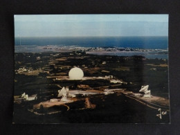 PLEUMEUR BODOU - COTE DU NORD D'ARMOR - LE CENTRE DE TELECOMMUNICATIONS / LE RADOME / LES ANTENNES - Pleumeur-Bodou