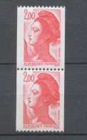 Type Liberté Paire Verticale N°2277 + N°2277a N° Rouge Au Verso Y2277aA - Nuovi