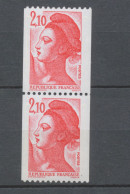 Type Liberté Paire Verticale N°2322 + N°2322a N° Rouge Au Verso Y2322aA - Unused Stamps