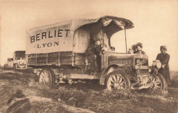 Lyon * CPA Publicitaire * Camion BERLIET Type Modèle ? * Automobile Berliet - Autres & Non Classés