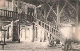 Auray * Intérieur De La Halle * L'escalier - Auray