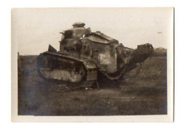 PHOTO 563 - MILITARIA - 1918 - Photo Originale 9 X 6 - RCC - Un Petit Tank Français En Marche .... - Krieg, Militär