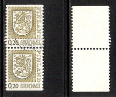 ICELAND   Scott # 556 USED VERTICAL PAIR (CONDITION AS PER SCAN) (Stamp Scan # 995-6) - Gebraucht