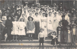 60-BEAUVAIS- CARTE-PHOTO- FÊTE  DEVANT LA CATHEDRALE - Beauvais