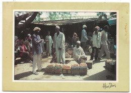 Afrique. CPM. Tchad. N'Djaména. Au Grand Marché (animée,, étals) (photo Alain Denis) - Tchad