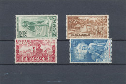 41/42/43/44     Neufs Xx - Unused Stamps