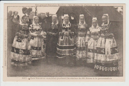 PLONEVEZ PORZAY - FINISTERE - PARDON DE SAINTE ANNE LA PALUE - PALUD - FEMMES MARIEES PORTANT STATUE A LA PROCESSION - Plonévez-Porzay