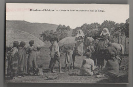 Mission D'Afrique - Arrivée De Soeurs Missionnaires Dans Un Village - Soeurs Catholiques à Cheval - Animée - RARE - Missions