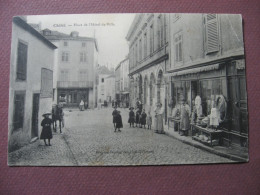 CPA 88 CHATEL SUR MOSELLE Place De L'Hotel De Ville ANIMEE COMMERCE BAZAR METIERS Pliure Au Coin - Chatel Sur Moselle