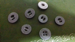 B7 / BOUTONS MILITAIRES - Buttons