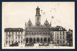 02. Saint-Quentin. La Place De L'Hôtel De Ville. File De Taxis. 1937 - Saint Quentin