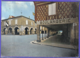 Carte Postale 47. Damazan  Boulangerie  Place De La Mairie  Les Cornières Très Beau Plan - Damazan