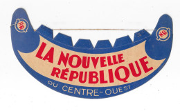 PARE-SOLEIL - Papier LA NOUVELLE RÉPUBLIQUE DU CENTRE-OUEST  Avec Son élastique -TB.Etat - Gorras