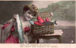 FÊTES - VOEUX - 1er Avril -(6)  -Poisson- Femme - 1er Avril - Poisson D'avril