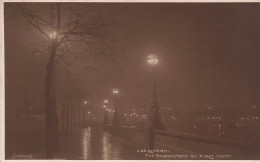 ROYAUME UNI - Angleterre - The Embankment On Wet Night - Lampadaire - Carte Postale Ancienne - Autres & Non Classés