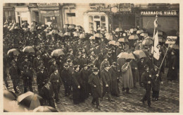 Angers * Carte Photo * Défilé " Pancarte Pontchâteau " Rue Beaurepaire * Devant La Pharmacie VIAUD - Angers