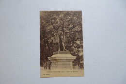 FERNEY VOLTAIRE    -  01  - Statue De Voltaire    -  AIN - Ferney-Voltaire