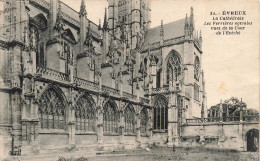 FRANCE - Evreux - La Cathédrale - Les Verrières Ogivales Vue De La Cour De L'Eveché - Carte Postale Ancienne - Evreux