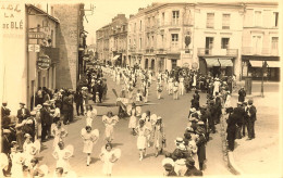 Blain * Carte Photo * Fête Cavalcade Char * Avion Aviation * Hôtel De La Gerbe De Blé * Photographe Romain - Blain