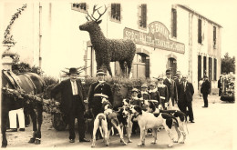 Blain * Carte Photo * Fête Cavalcade Char Chasse à Courre * Devant G. BONINO Travaux Ciment * Photographe Romain - Blain