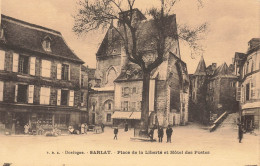 Sarlat * Place De La Liberté Et Hôtel Des Postes * Arbre Tree - Sarlat La Caneda