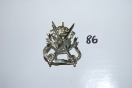 C86 Ecusson Militaire - 2 épées - 2ème Classse - Insigne - Boutons