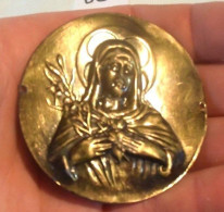 C86 Ancienne Médaille Religieuse En Cuivre Jaune Ou Bronze - Non Classés