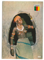 Afrique. CPM. République Fédérale Du Cameroun. Jeune Fille Du Sacré D'Uodjila (animée, Seins Nus) - Cameroun