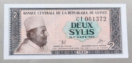 GUINEA 2 SYLIS 1981 TOP #alb049 1513 - Guinée