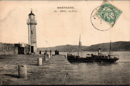 N°115582 -cpa Binic -le Phare- - Lighthouses