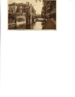 England - Postcard Unused - Cambridge ,Queen's College And Bridge - Cambridge