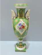 - JOLI GRAND VASED STYLE  EMPIRE PORCELAINE LIMOGES? FLEURS PEINTES  XXe      E - Andere & Zonder Classificatie