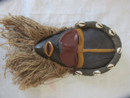 Afrique Cote D'Ivoire Ancien Masque Dan Environ 12 X 21 Cm 295 Gr (8) Coin Haut Droit Avec Cassure - African Art