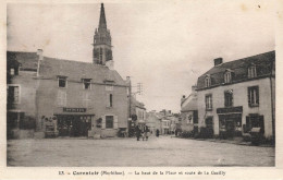 Carentoir * Le Haut De La Place Et La Route De La Gacilly * Magasin Commerce DONKER * Villageois - Autres & Non Classés