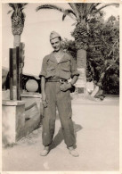 Photographie - Photo De Militaire - Palmier - Bords Dentelés - Dim: 12.5/17.5 Cm - Anonyme Personen