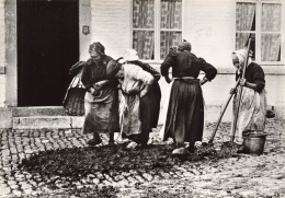 BELGIQUE - Liége - Botrèsses Piétinant Le Charbon - Carte Postale Ancienne - Liège