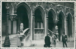 BELGIUM - BRUXELLES - HOTEL DE VILLE - RPPC POSTCARD - 1935 (16930) - Pubs, Hotels, Restaurants