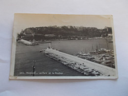 MONACO  LE PORT ET LE ROCHER  NOMBREUX BATEAUX  ET YACHTS A QUAI  1946 - Porto